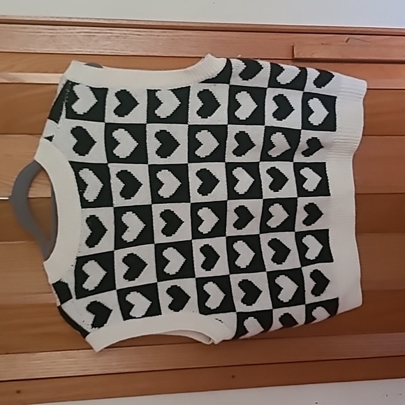 - B&W Checkered Heart Sweater Vest - Picture 3 of 7